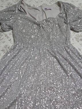 SO Silver Sequin Puff Sleeve Party Dress